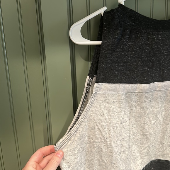 Nike tank top! - Picture 3 of 3